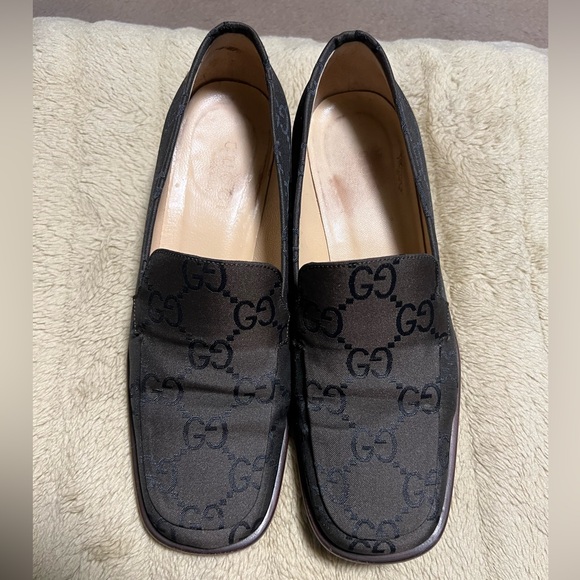 EUC. GUCCI LOAFER SHOES - Picture 1 of 7